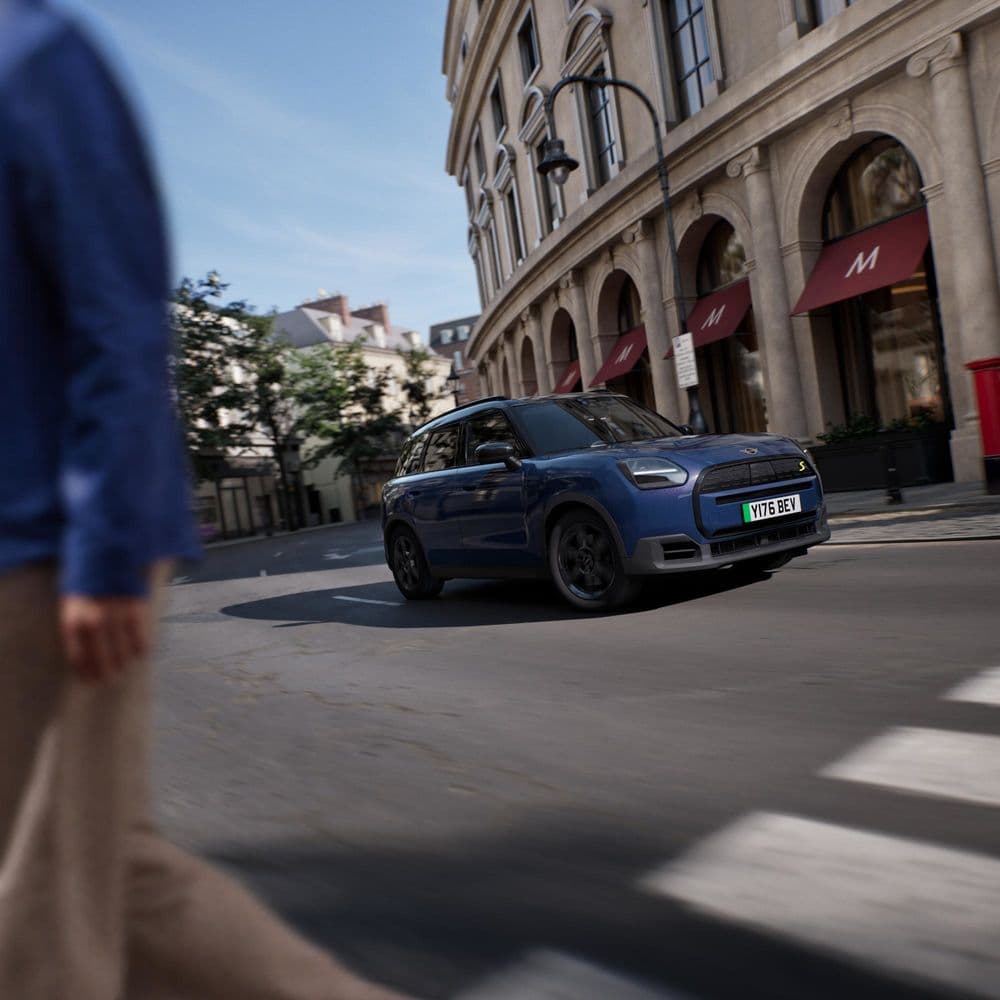 Mini introduce Midnight Edition: ediție specială pentru Countryman Electric — poza 1